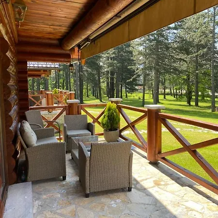 Brvnare Park Borova Chalet *